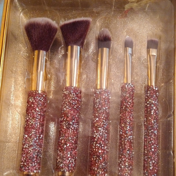 Makeup brushes - Picture 3 of 3